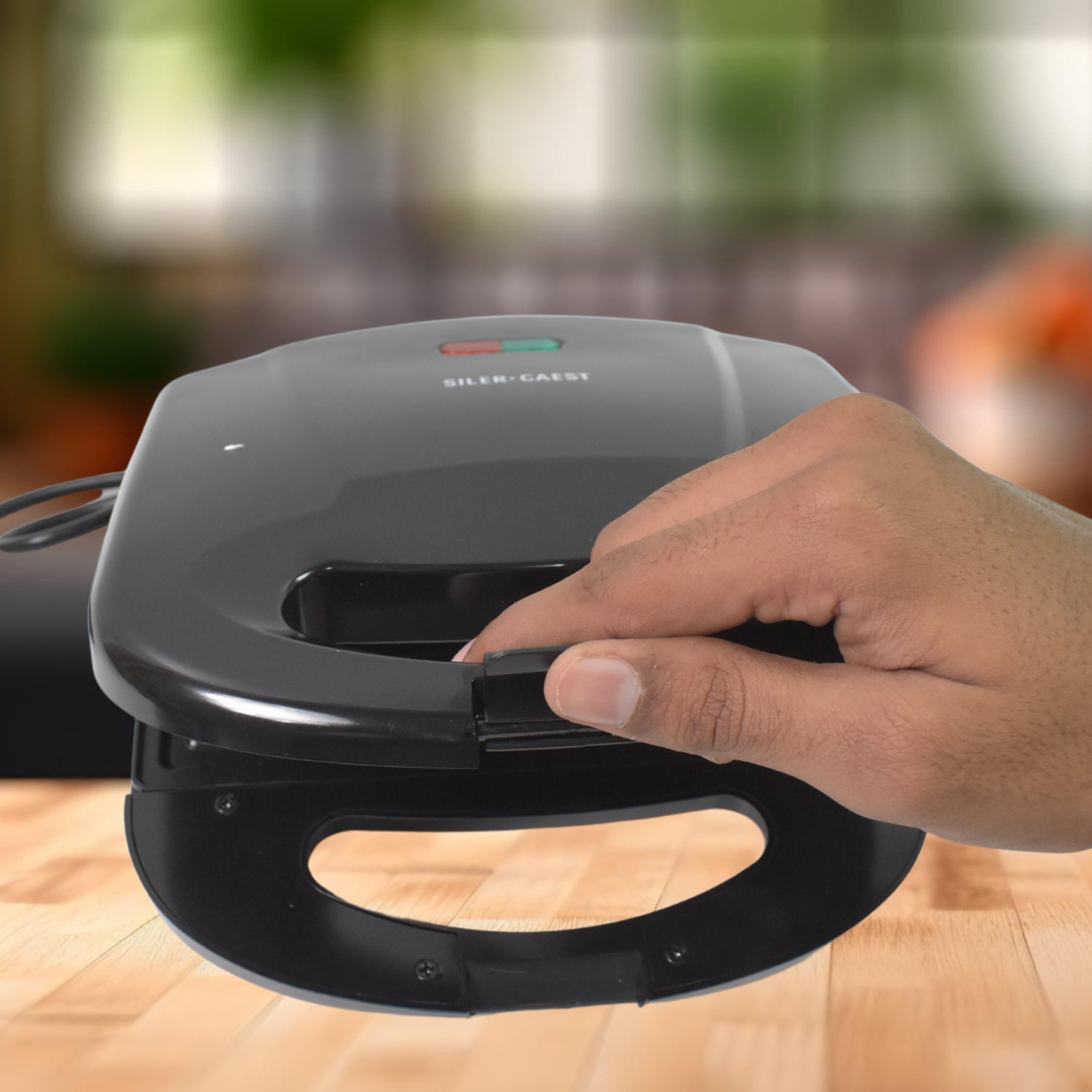 2818 Sandwich Maker Makes Sandwich Non-stick Plates Easy To Use With Indicator Lights 2818 Sandwich Maker Makes Sandwich Non-stick Plates Easy To Use With Indicator Lights